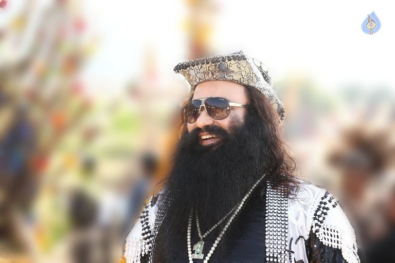 MSG 2 Photos and Posters - 12 / 19 photos