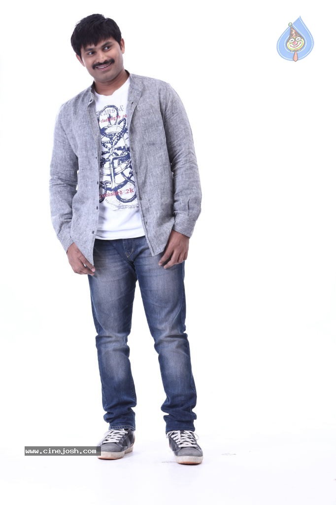 Mudduga Movie New Stills - 15 / 37 photos
