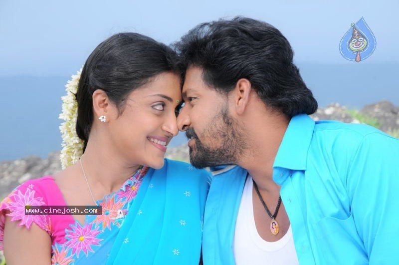 Mudhal Idam Tamil Movie Stills - 12 / 24 photos