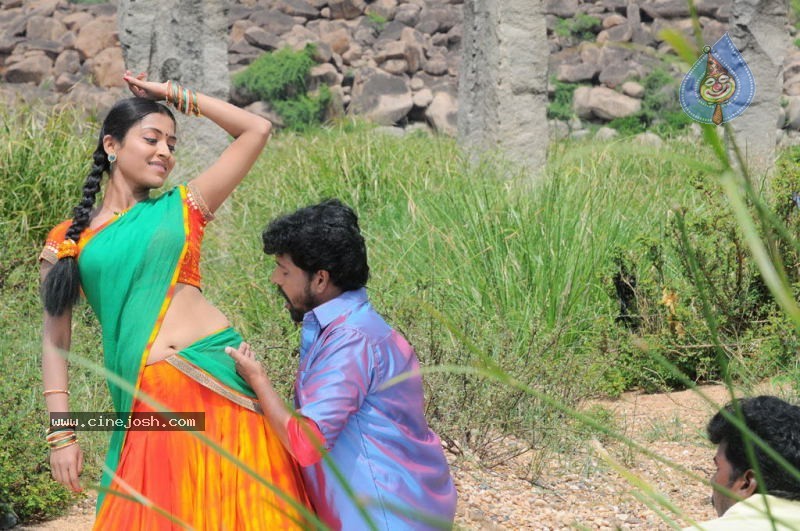 Mudhal Idam Tamil Movie Stills - 15 / 24 photos