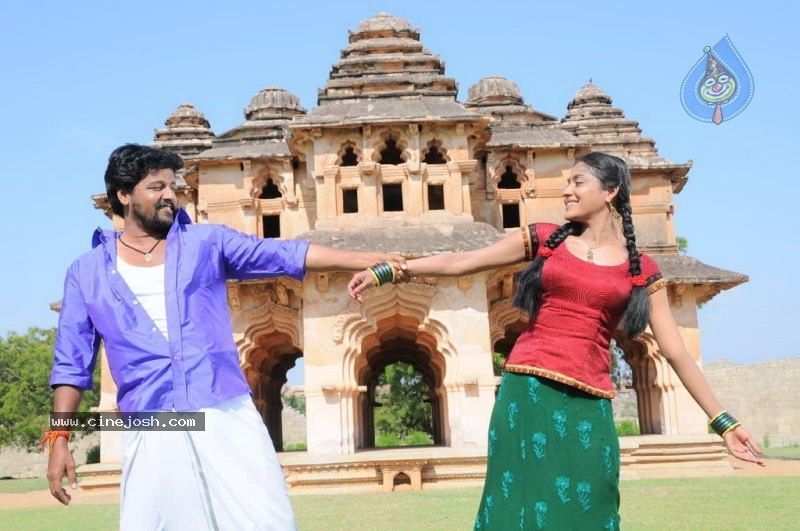 Mudhal Idam Tamil Movie Stills - 16 / 24 photos
