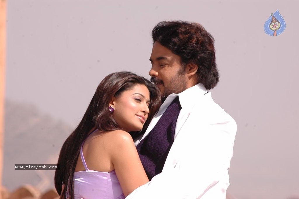 Murattu Kaalai Tamil Movie Stills - 22 / 53 photos