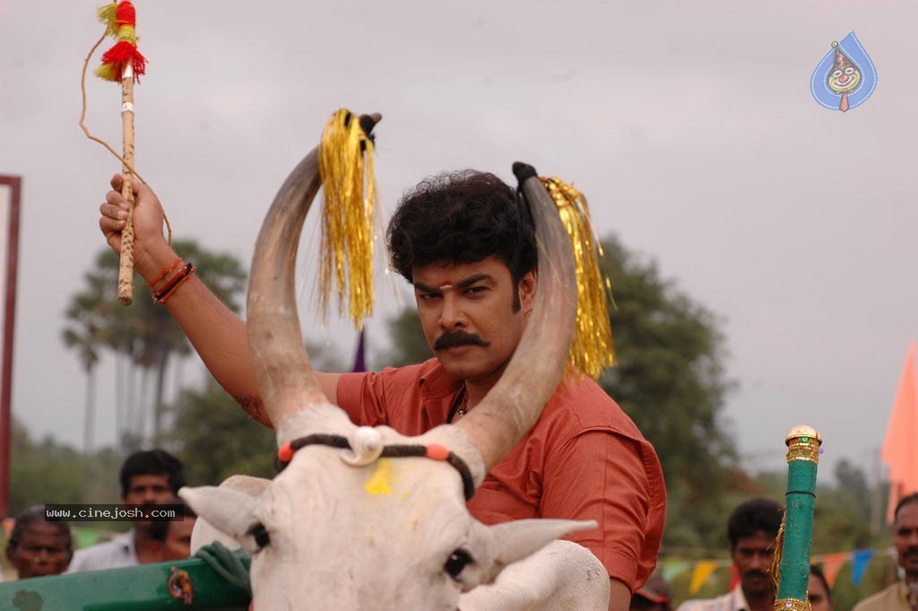 Murattu Kaalai Tamil Movie Stills - 35 / 53 photos