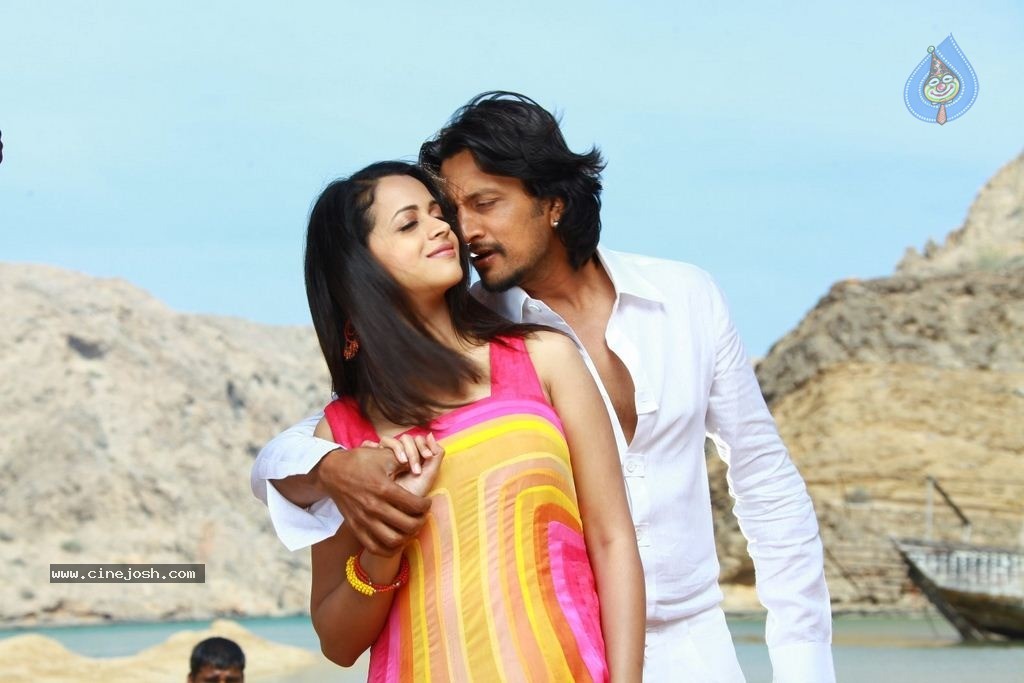 Murattu Kaidhi Tamil Movie Stills - 15 / 49 photos