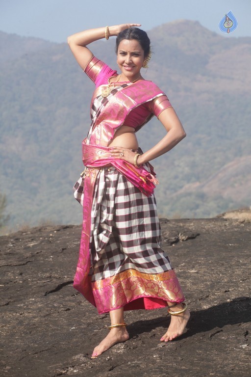 Muthuramalingam Tamil Film Stills - 12 / 14 photos