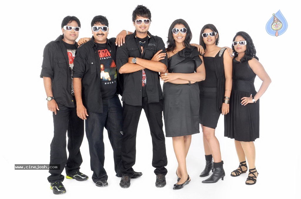 Muyal Tamil Movie Stills  - 1 / 94 photos