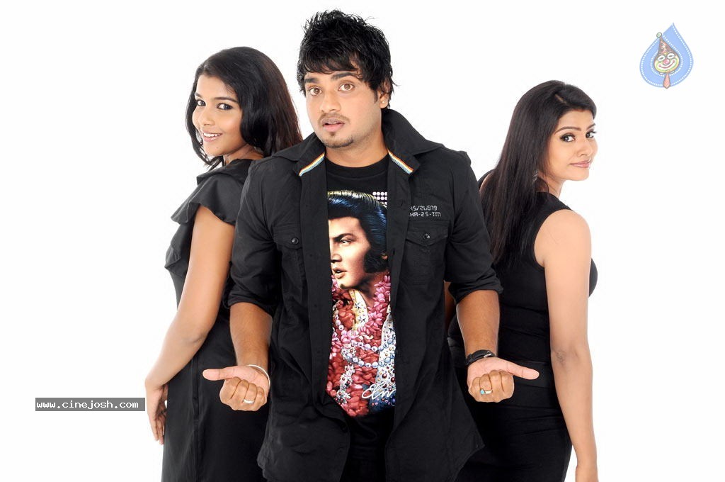 Muyal Tamil Movie Stills  - 32 / 94 photos