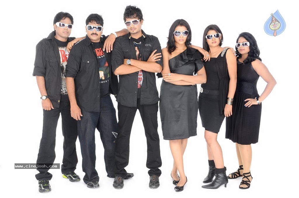 Muyal Tamil Movie Stills  - 42 / 94 photos