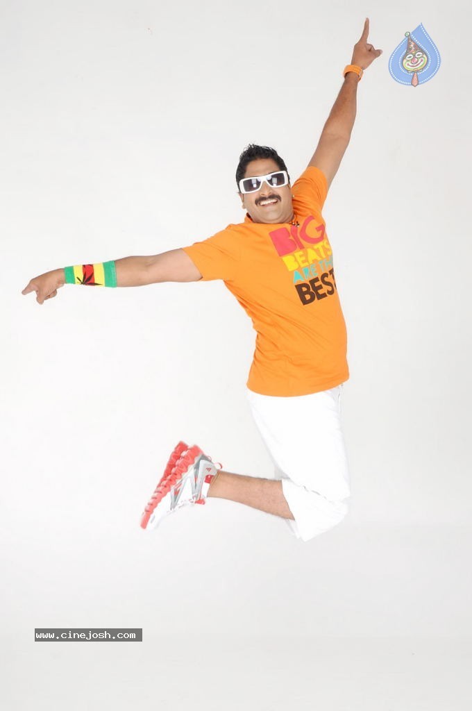 Muyal Tamil Movie Stills  - 48 / 94 photos