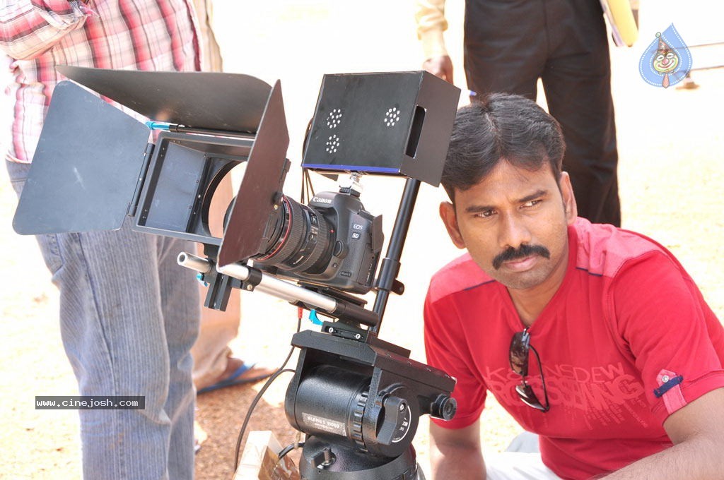 Muyal Tamil Movie Stills  - 69 / 94 photos