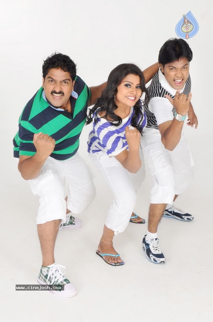 Muyal Tamil Movie Stills  - 73 / 94 photos