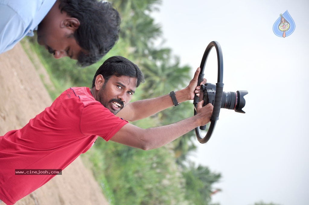 Muyal Tamil Movie Stills  - 81 / 94 photos