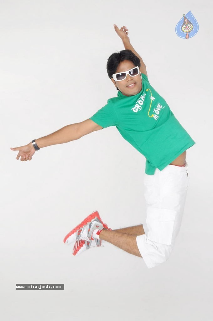 Muyal Tamil Movie Stills  - 89 / 94 photos
