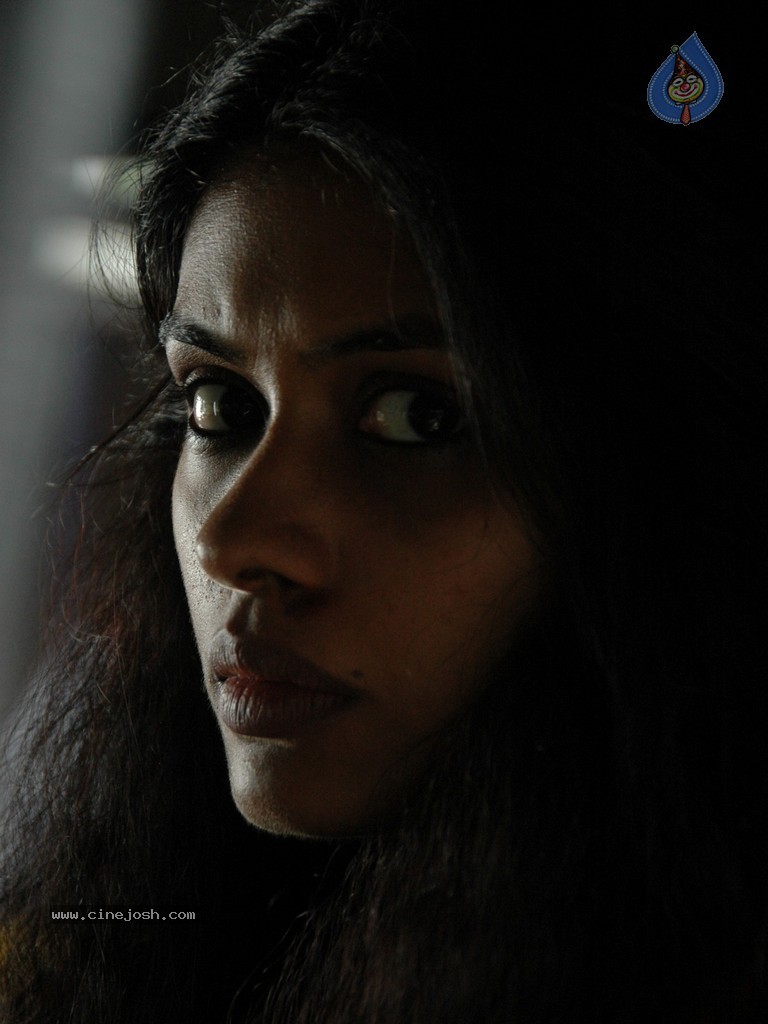 Naa Bangaaru Talli Movie Stills - 13 / 39 photos