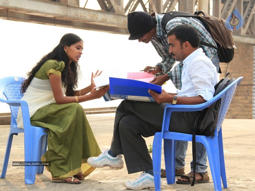 Naa Bangaaru Talli Movie Stills - 21 / 39 photos