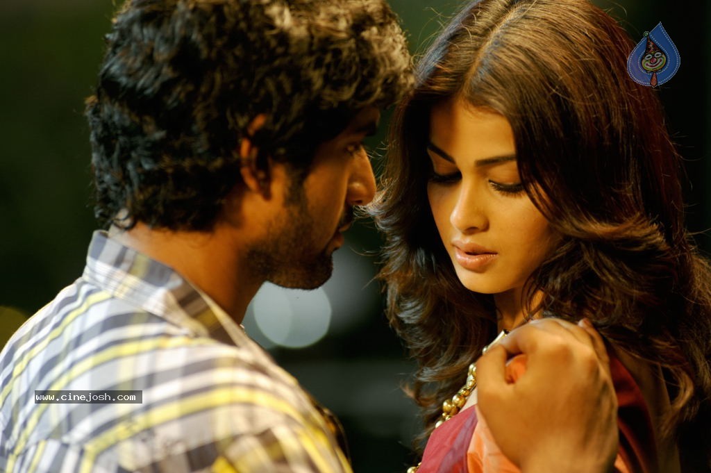 Naa Ishtam Movie Stills - 8 / 22 photos