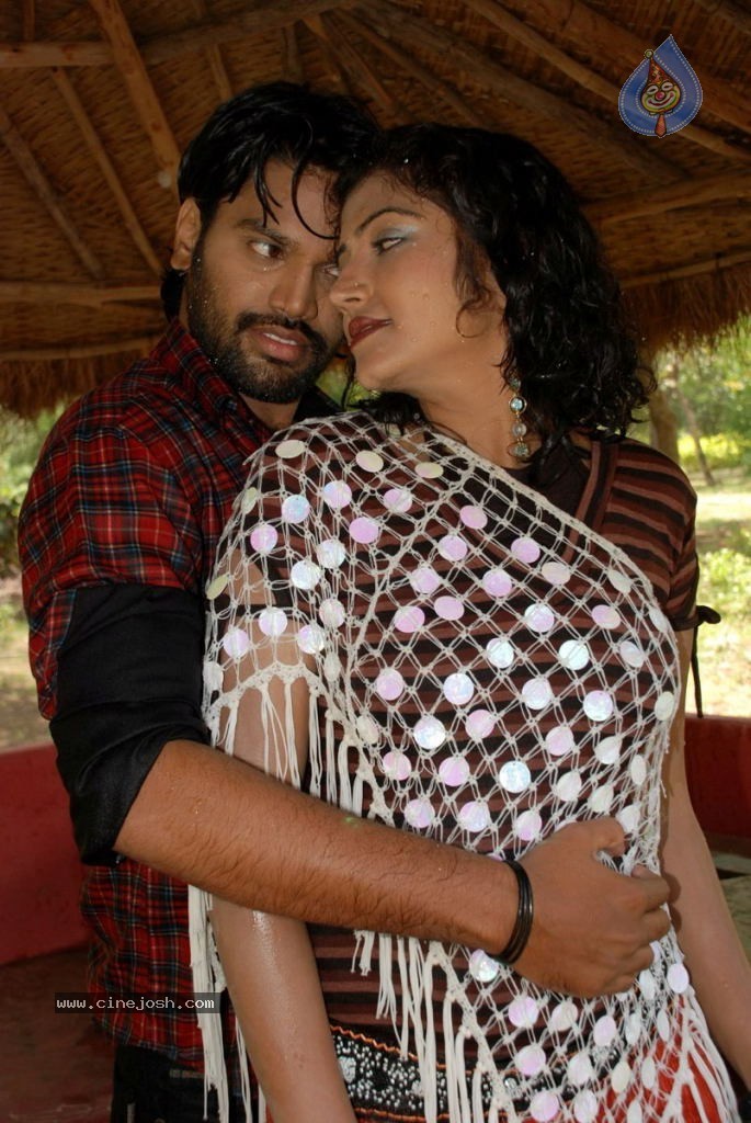 Naa Katha Movie Stills - 10 / 25 photos