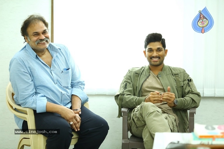 Naa Peru Surya Movie Working Stills - 9 / 30 photos