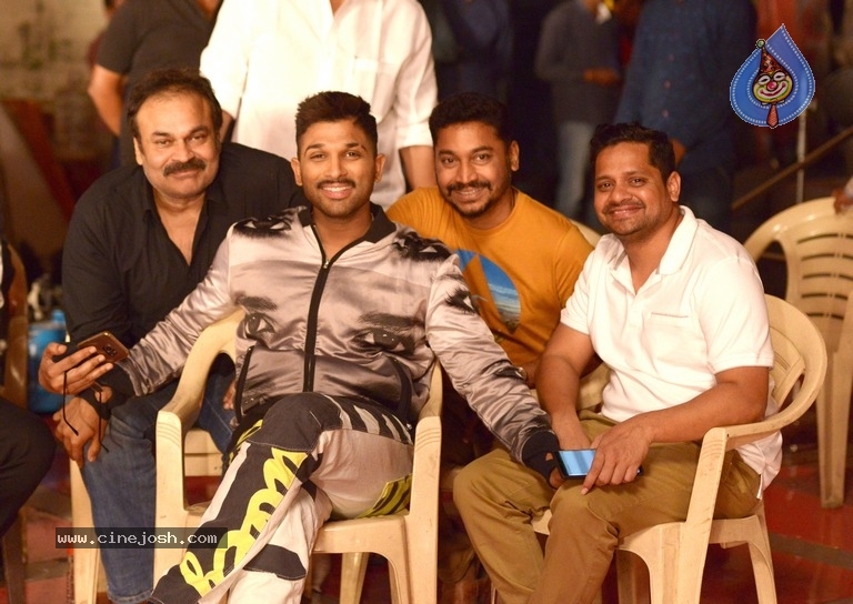 Naa Peru Surya Movie Working Stills - 22 / 30 photos