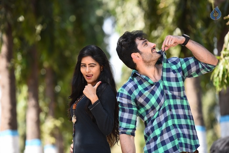 Naa Route Separate Movie Posters and Stills - 9 / 17 photos