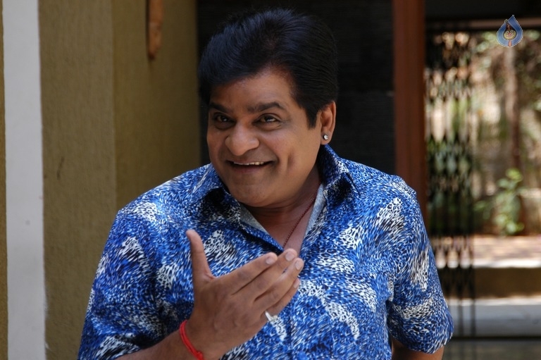 Naa Route Separate Movie Working Stills - 20 / 21 photos