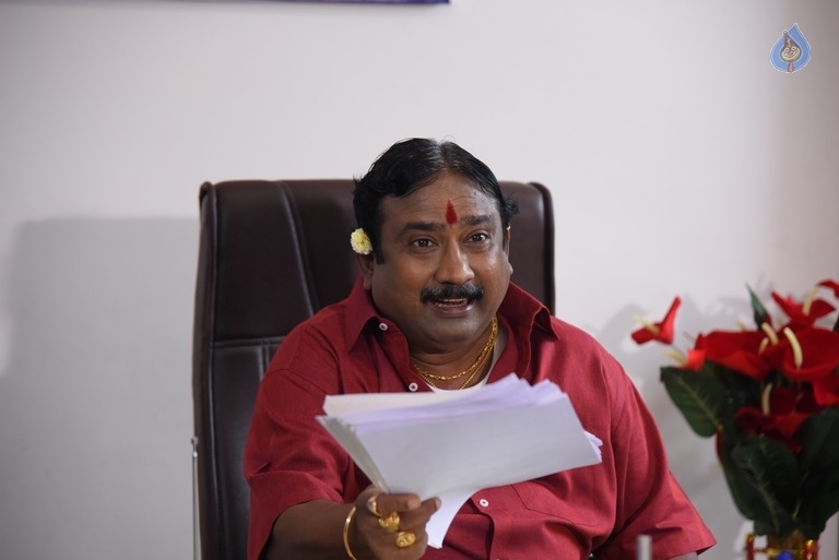 Naa Route Separate Movie Working Stills - 21 / 21 photos