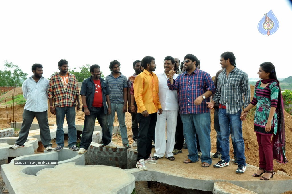 Naa Style Naade Movie Gallery - 17 / 46 photos