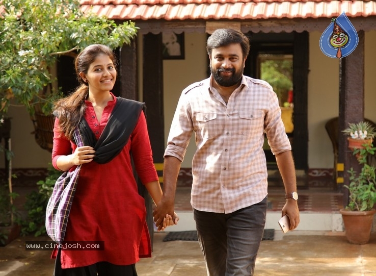 Naadodigal 2 Tamil Movie Stills - 10 / 13 photos