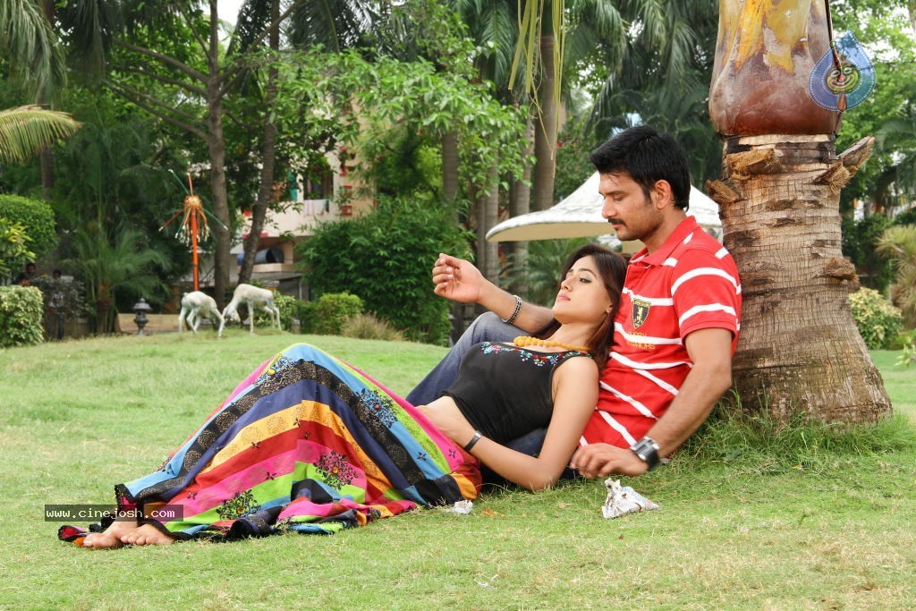 Naakaithe Nachindi Movie Hot Stills - 14 / 64 photos
