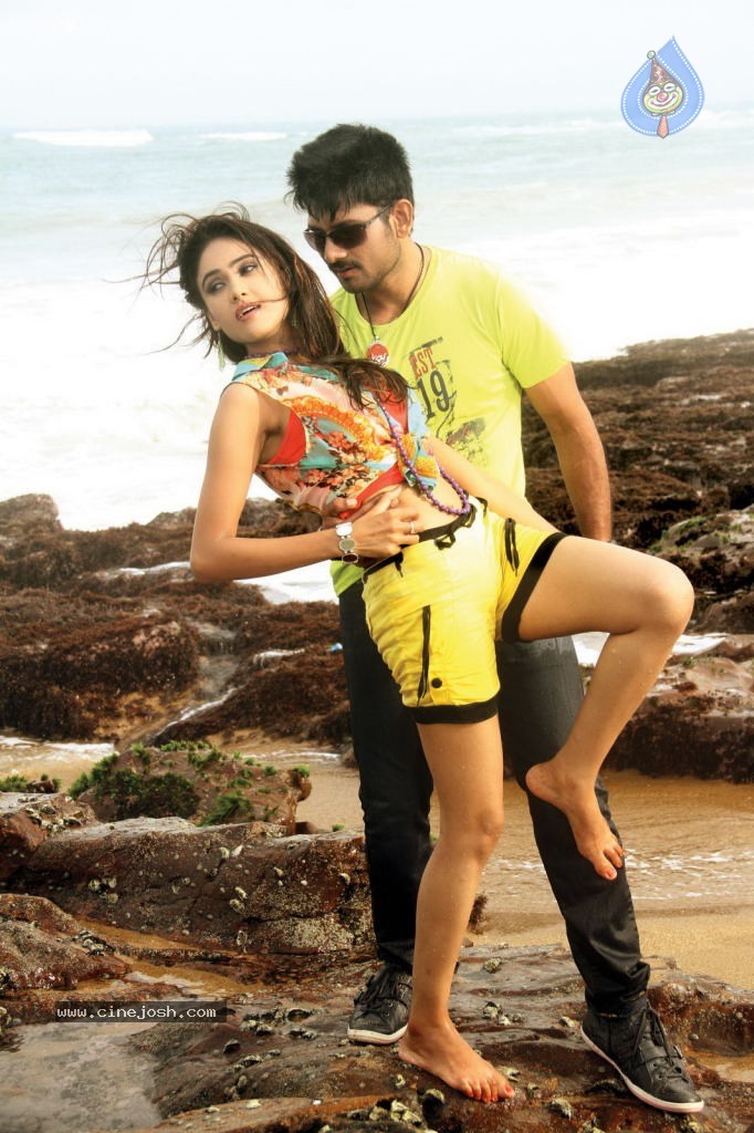Naakaithe Nachindi Movie Stills - 22 / 51 photos