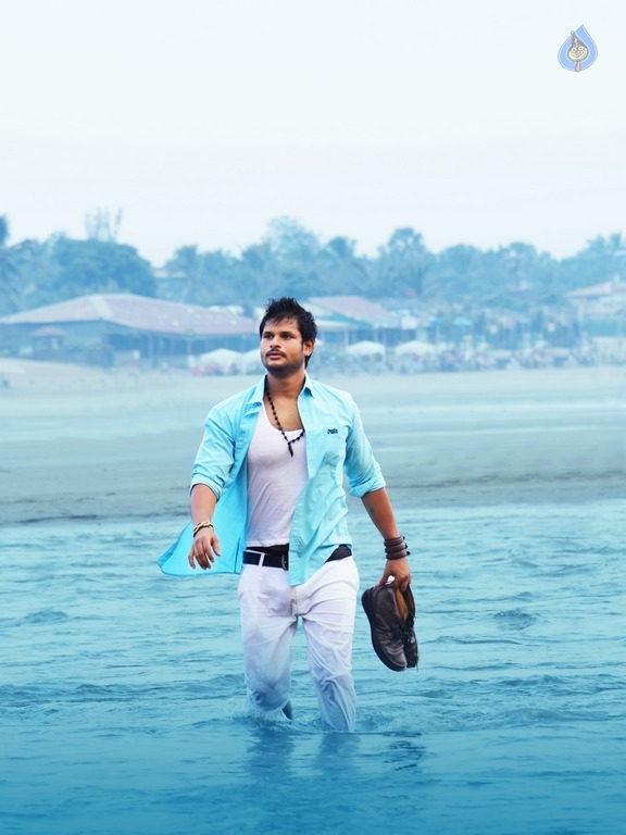 Naaku Nene Thopu Thurum Movie Stills and Posters - 2 / 26 photos