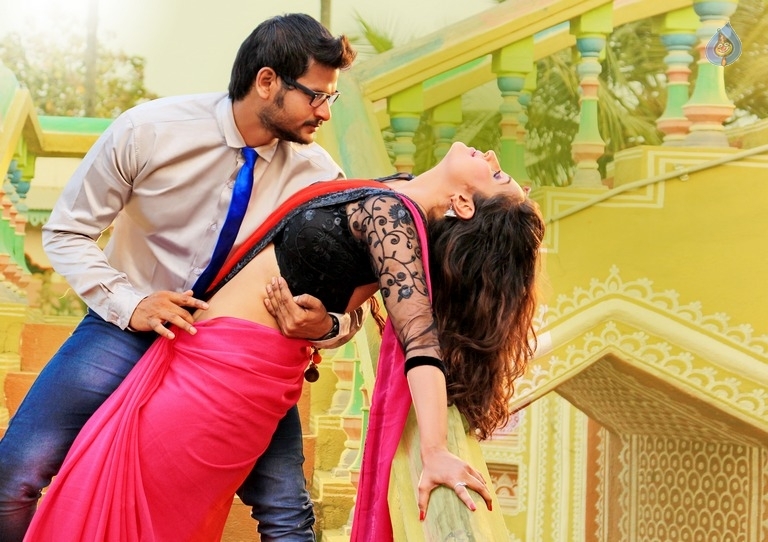 Naaku Nene Thopu Thurum Movie Stills and Posters - 22 / 26 photos