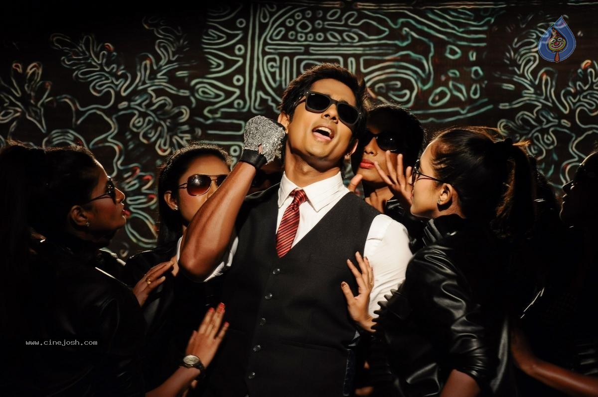 Naalo Okkadu Movie Stills - 8 / 12 photos