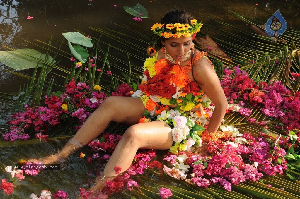 Naalu Perum Romba Nallavanga Tamil Movie Stills - 13 / 52 photos