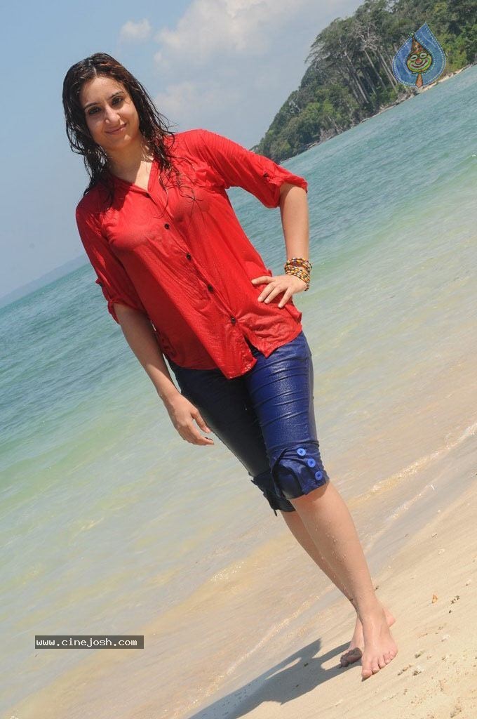 Naalu Perum Romba Nallavanga Tamil Movie Stills - 17 / 52 photos