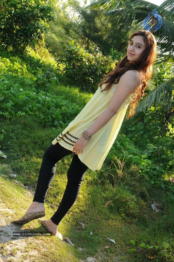 Naalu Perum Romba Nallavanga Tamil Movie Stills - 24 / 52 photos