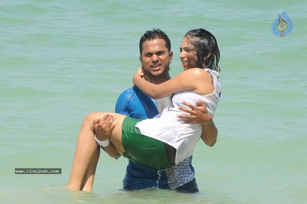 Naalu Perum Romba Nallavanga Tamil Movie Stills - 43 / 52 photos