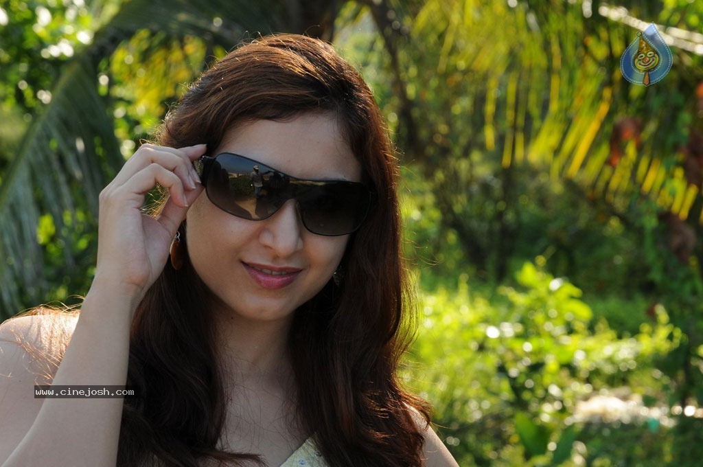 Naalu Perum Romba Nallavanga Tamil Movie Stills - 52 / 52 photos