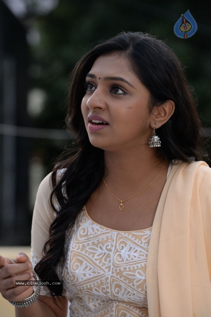 Naan Sigappu Manithan Tamil Movie New Stills - 11 / 33 photos