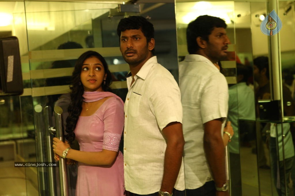 Naan Sigappu Manithan Tamil Movie New Stills - 30 / 33 photos