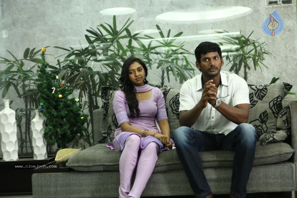 Naan Sigappu Manithan Tamil Movie New Stills - 32 / 33 photos