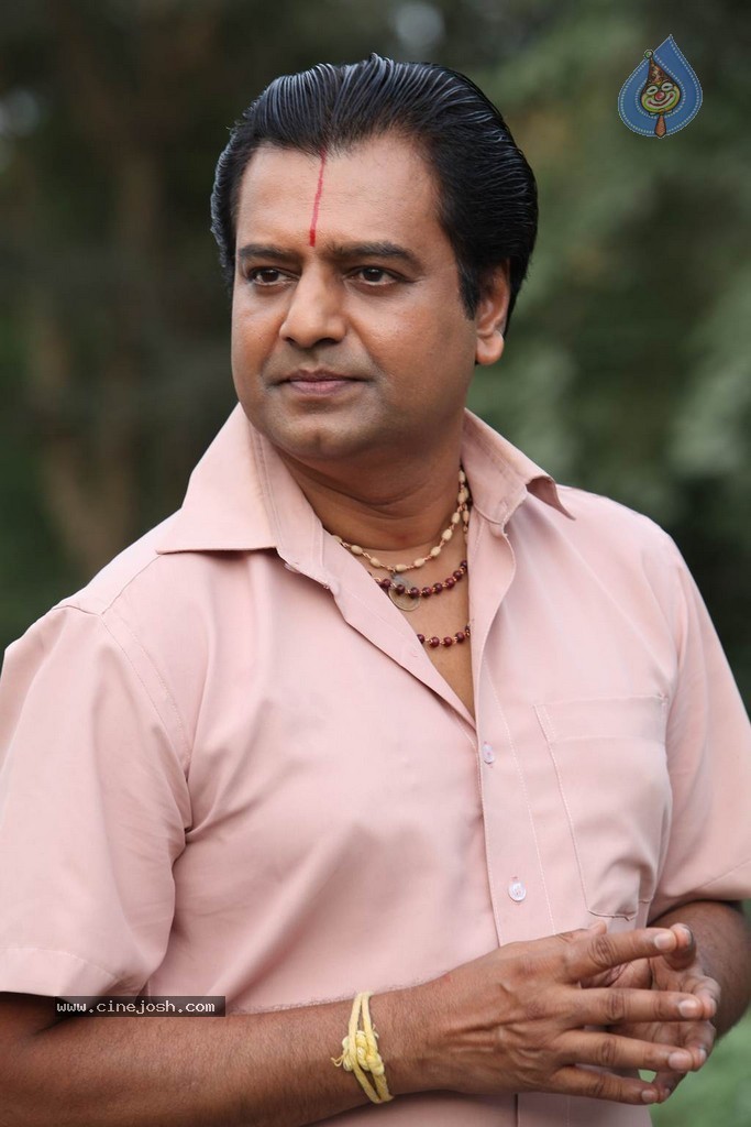 Naan Than Bala Tamil Movie Stills - 16 / 38 photos