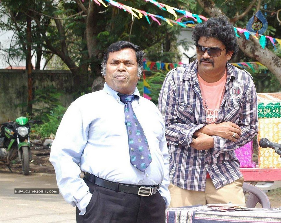 Naan Than Bala Tamil Movie Stills - 27 / 38 photos