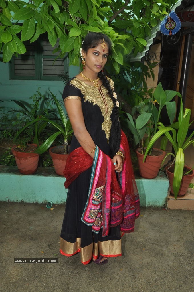 Naangaam Tamilan Tamil Movie Hot Stills - 15 / 78 photos