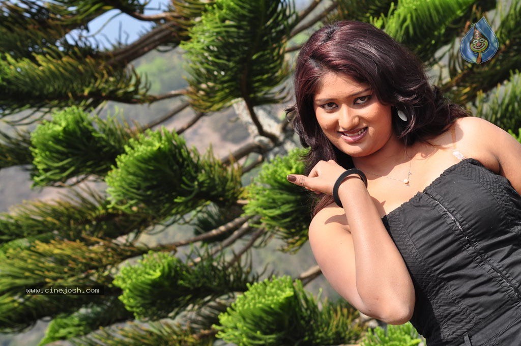 Naangaam Tamilan Tamil Movie Hot Stills - 19 / 78 photos