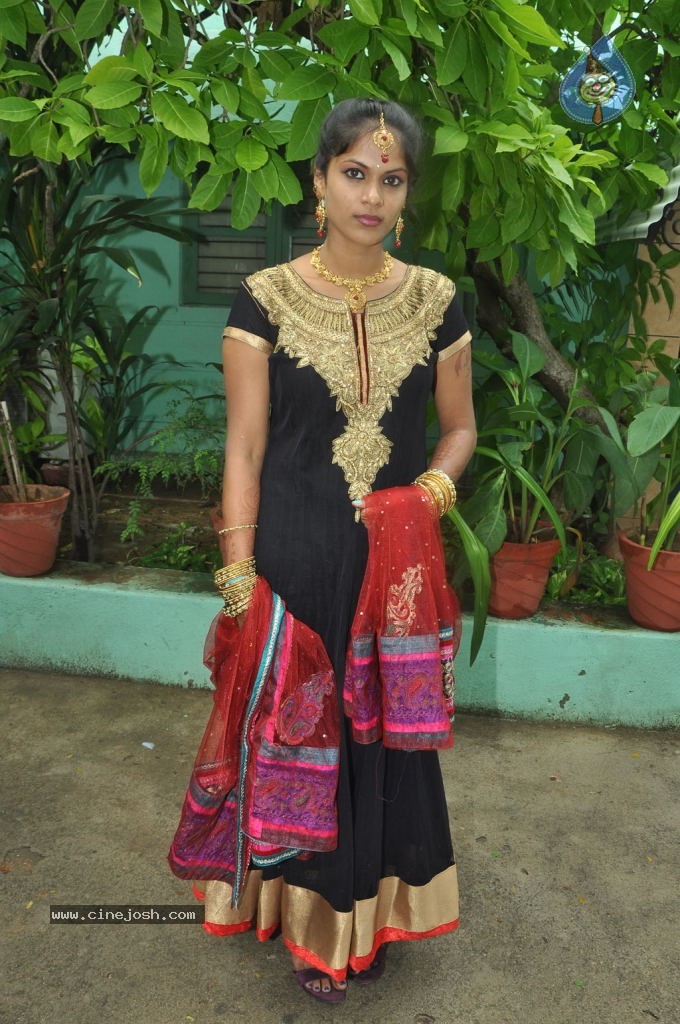 Naangaam Tamilan Tamil Movie Hot Stills - 44 / 78 photos
