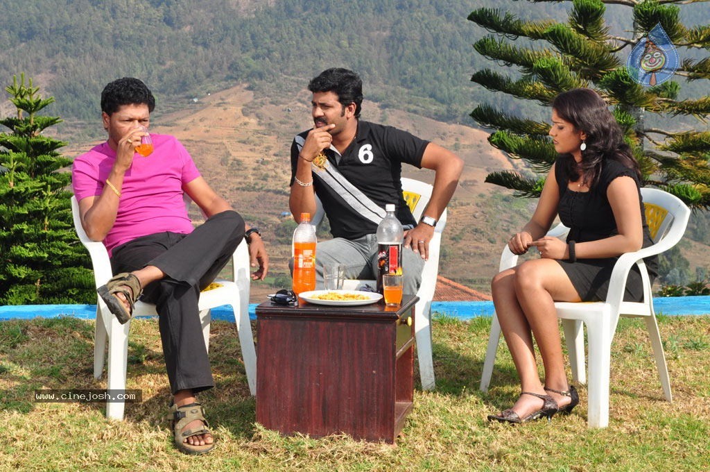 Naangaam Tamilan Tamil Movie Hot Stills - 53 / 78 photos