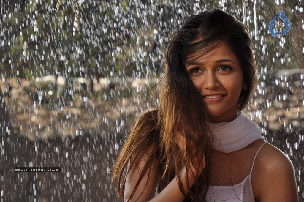 Naanthan Da Tamil Movie Hot Stills - 12 / 63 photos