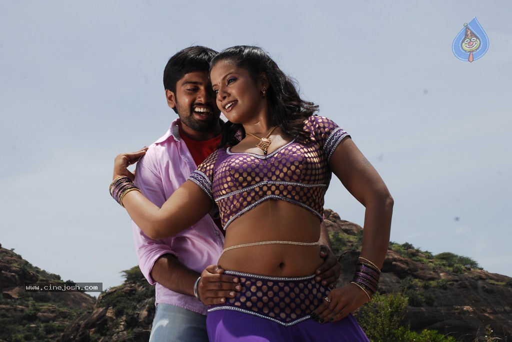 Nadhigal Nanaivathillai Tamil Movie Stills - 8 / 73 photos