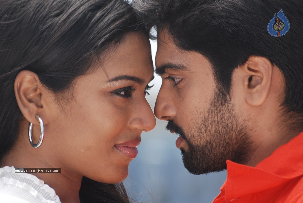 Nadhigal Nanaivathillai Tamil Movie Stills - 13 / 73 photos
